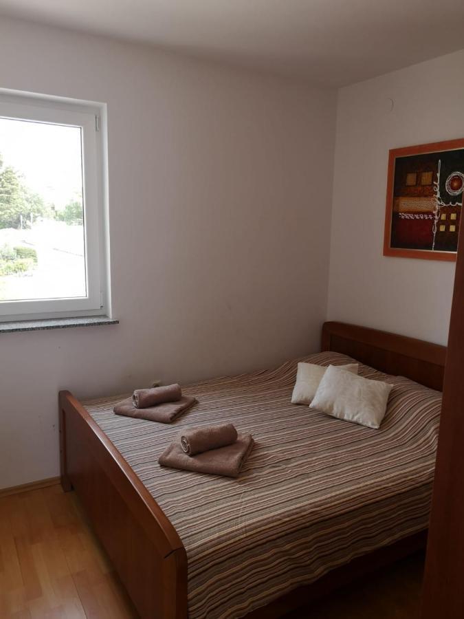 Apartman Branimir Novalja Exteriör bild